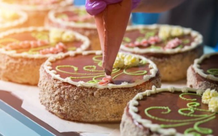 4 Cara Menghias Kue Ulang Tahun Sederhana